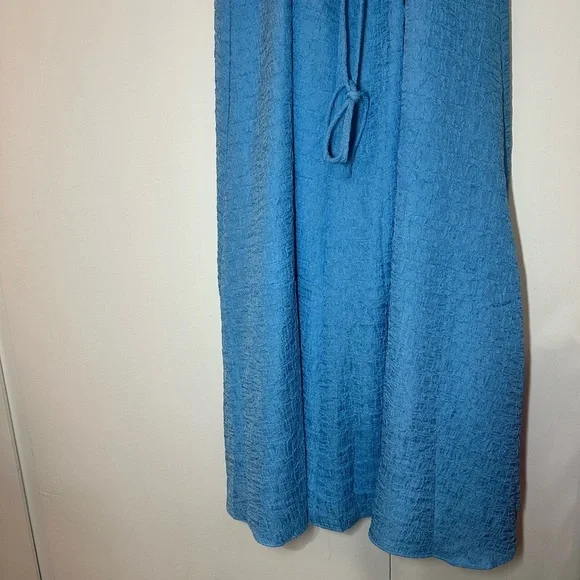 NWT ASTR the Label Crinkle Shoulder Midi Dress Blue Size M - Picture 8 of 12